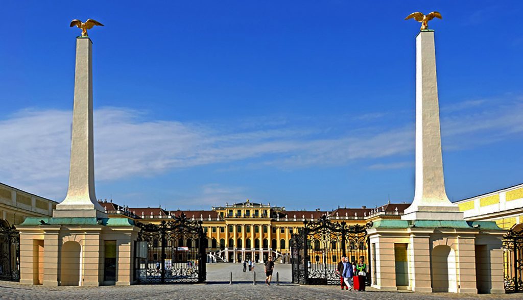 Schonbrunn Palace by Dennis Jarvis edited